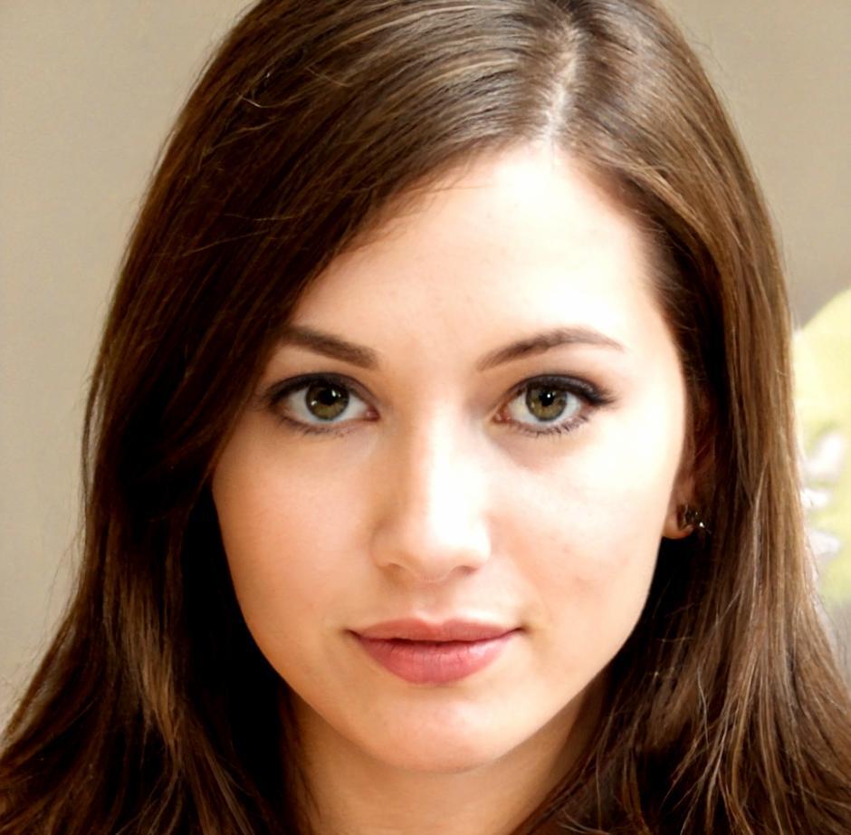 Retrato profesional de Dra. Carmen Villanueva